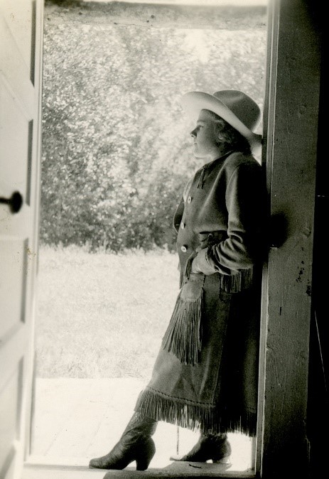 “Buckskins and Ballgowns: A History of Fashion and Dress ‘Out West”, 1920-1940”