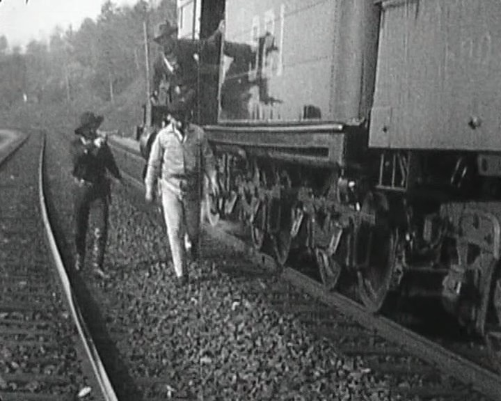 the-mysterious-train-robbery